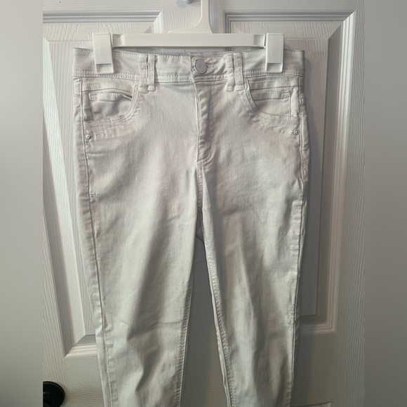White Democracy Skinny Jeans “Ab” Technology Size 4 - Picture 2 of 6